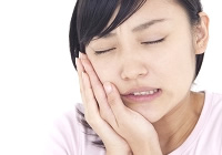 明らかな症状のない早期歯周病が見つかる大きなチャンスが、いわゆる「健診」です